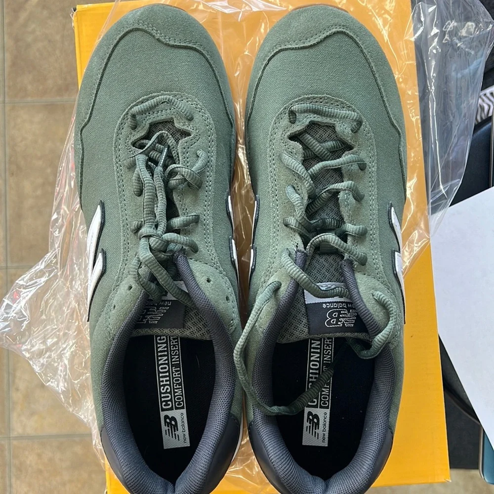 Men New Balance - Picture 1 of 3